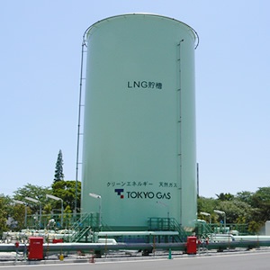 縦型LNGタンク（液化天然ガス）